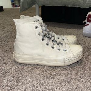 cream platform converse